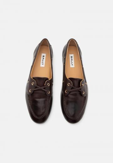 Ботинки на шнуровке