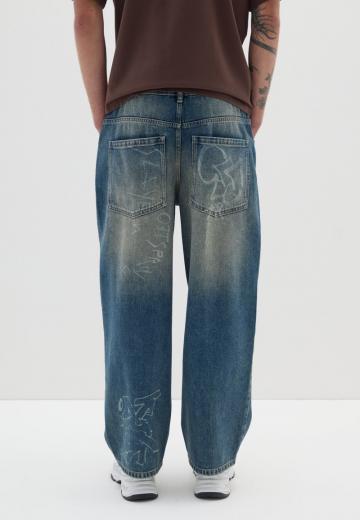 Прямые джинсы