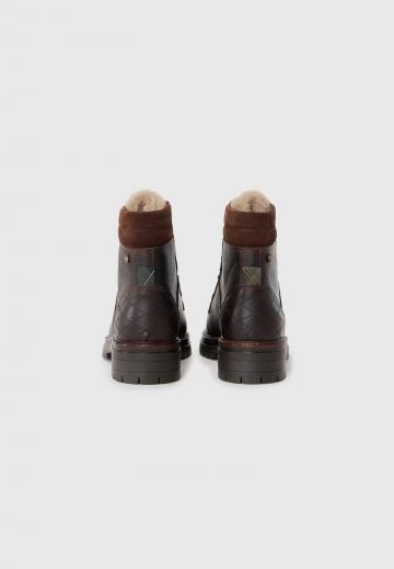 Ботинки на шнуровке