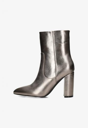 Полусапожки на высоком каблуке