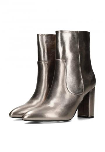 Полусапожки на высоком каблуке