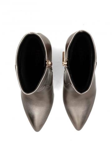 Полусапожки на высоком каблуке