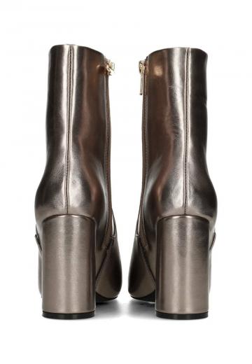 Полусапожки на высоком каблуке