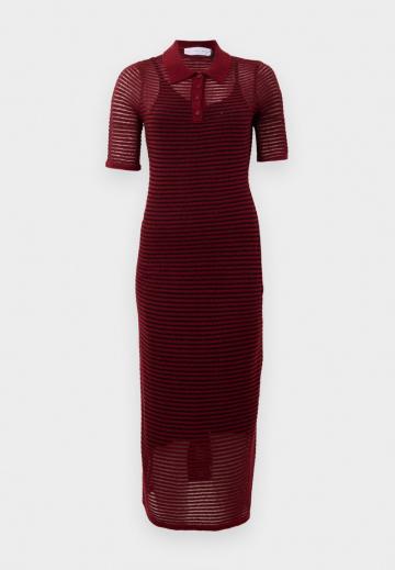 Вязаное платье