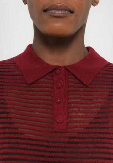 Вязаное платье