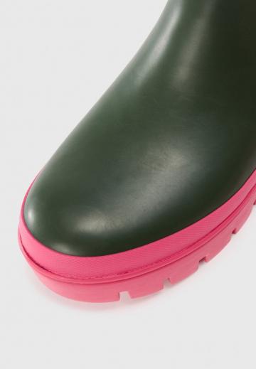 Резиновые сапоги