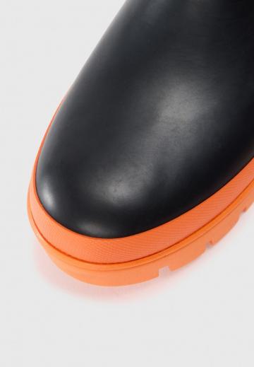 Резиновые сапоги