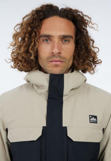 Сноубордическая куртка