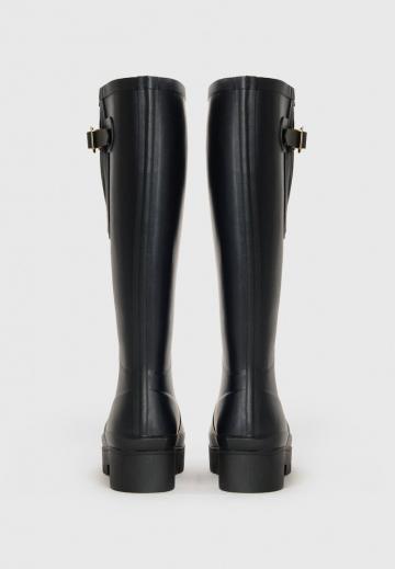 Резиновые сапоги