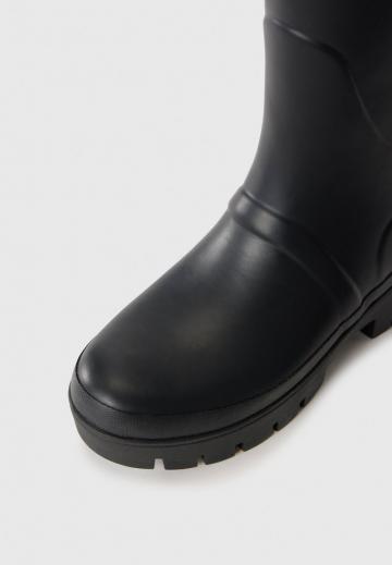 Резиновые сапоги