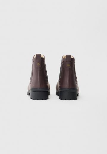 Резиновые сапоги