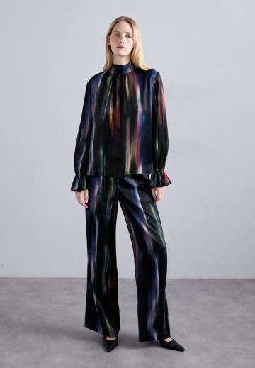 Атласная блузка