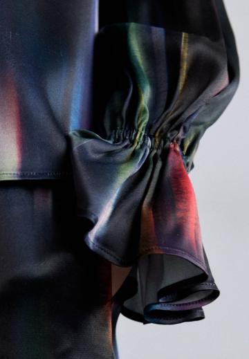 Атласная блузка