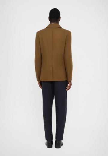 Короткое пальто