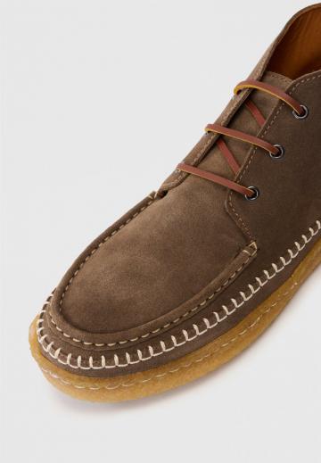 Ботинки на шнуровке