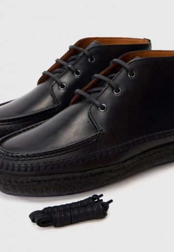 Ботинки на шнуровке