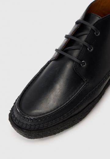 Ботинки на шнуровке