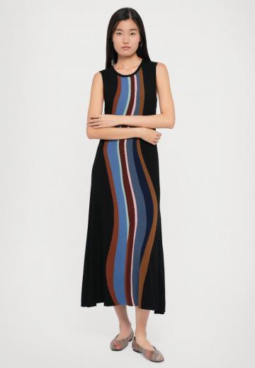 Вязаное платье