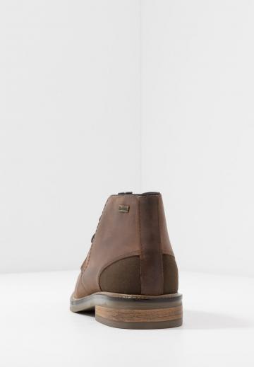 Ботинки на шнуровке