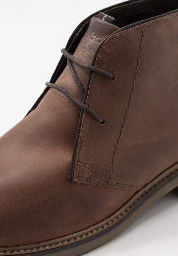 Ботинки на шнуровке