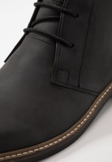 Ботинки на шнуровке