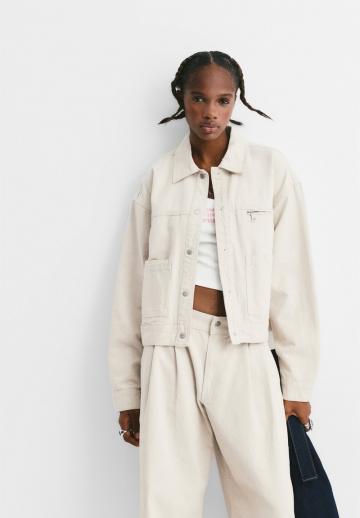 Куртка с накладнымит карманами