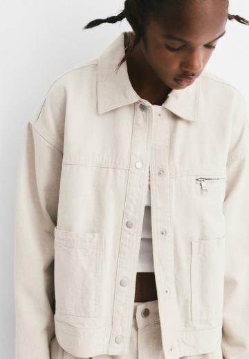 Куртка с накладнымит карманами