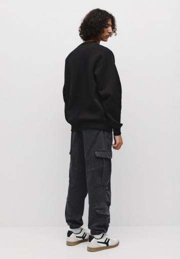 Брюки с накладными карманами