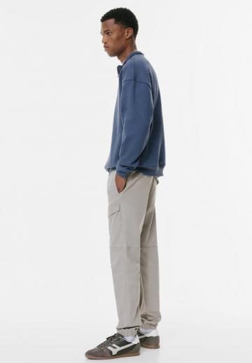 Брюки с накладными карманами