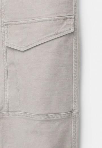 Брюки с накладными карманами