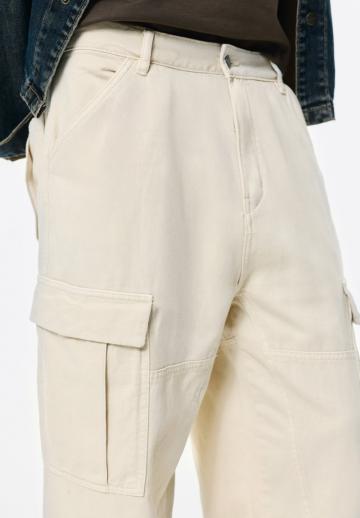 Брюки с накладными карманами