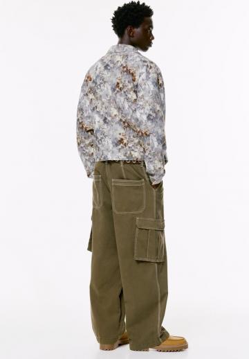 Брюки с накладными карманами