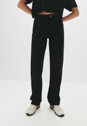 Прямые джинсы