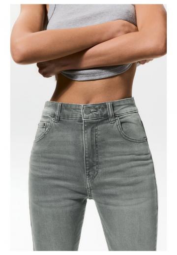 Узкие джинсы