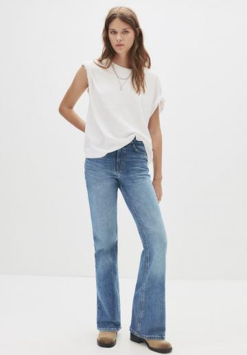 Клешеные джинсы