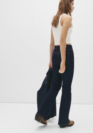Клешеные джинсы