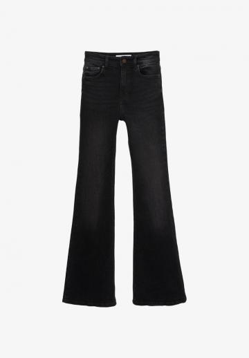 Клешеные джинсы