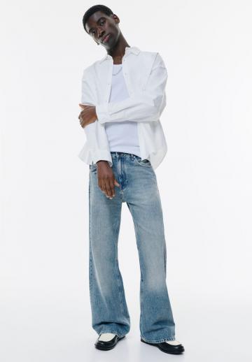 Клешеные джинсы