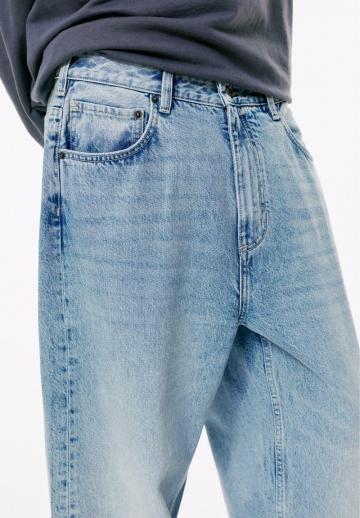 Свободные джинсы