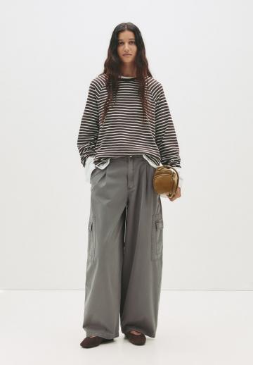 Брюки с накладными карманами