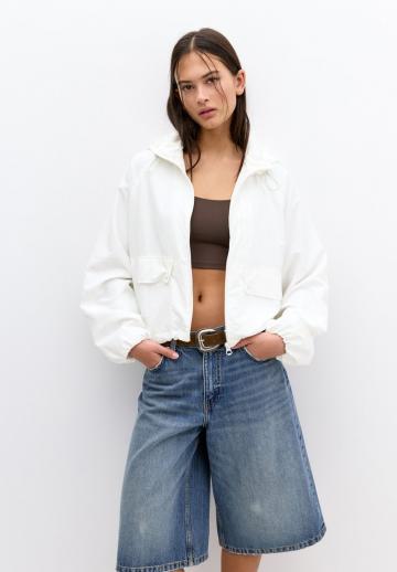 Куртка с накладнымит карманами