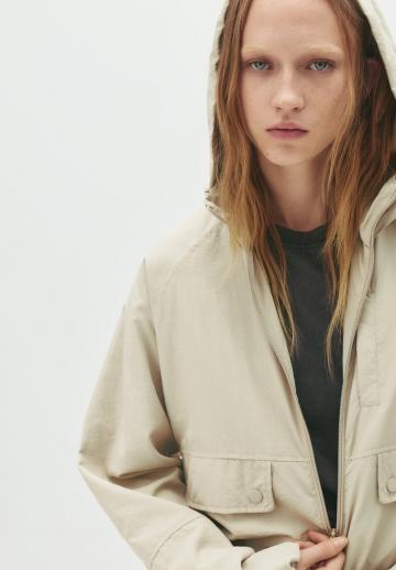 Куртка с накладнымит карманами