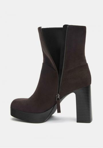 Высокие сапоги