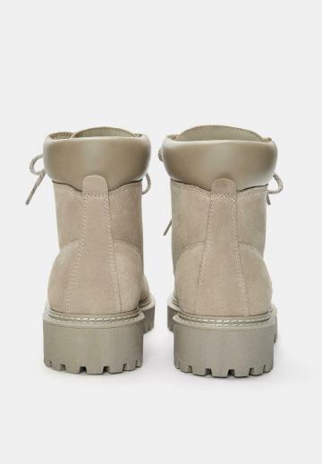 Ботинки на шнуровке
