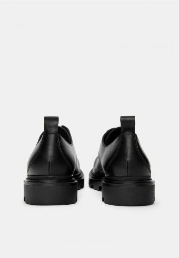 Ботинки на шнуровке