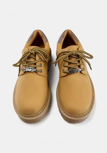 Ботинки на шнуровке