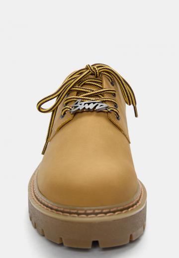 Ботинки на шнуровке