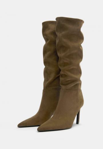 Высокие сапоги