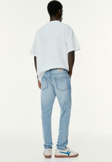 Узкие джинсы