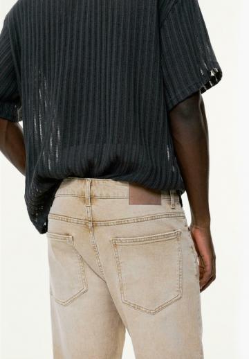 Узкие джинсы